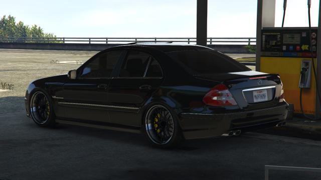 Mercedes-Benz E55 AMG (W211) [Add-On  Replace  FiveM | Tuning | Sound] for GTA 5