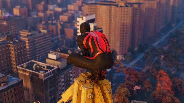 Black or White Secret War Suit for Marvel's Spider-Man Remastered