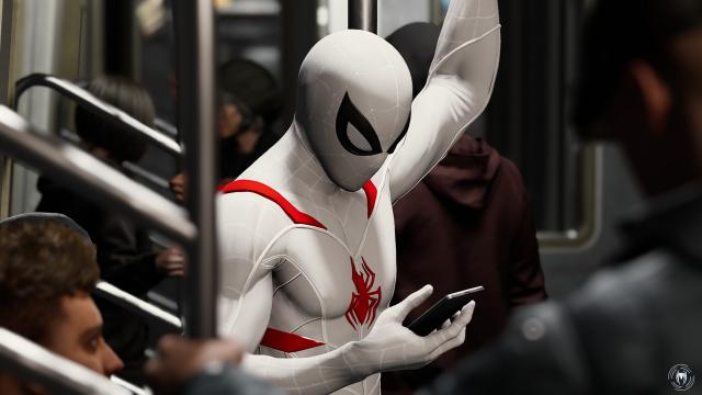 Black or White Secret War Suit for Marvel's Spider-Man Remastered